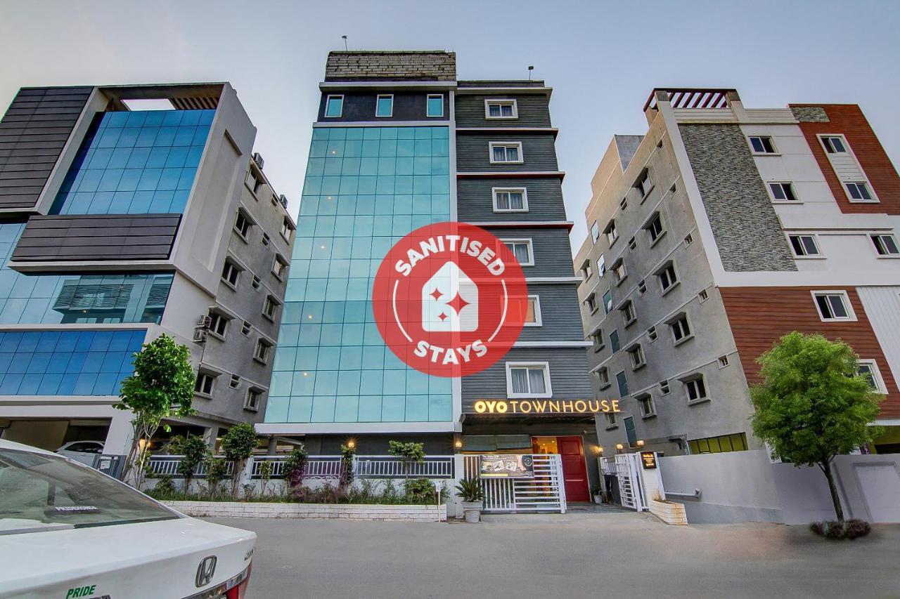 Oyo Townhouse 034 -Halcyon Hitech City Road ไฮเดอราบัด ภายนอก รูปภาพ