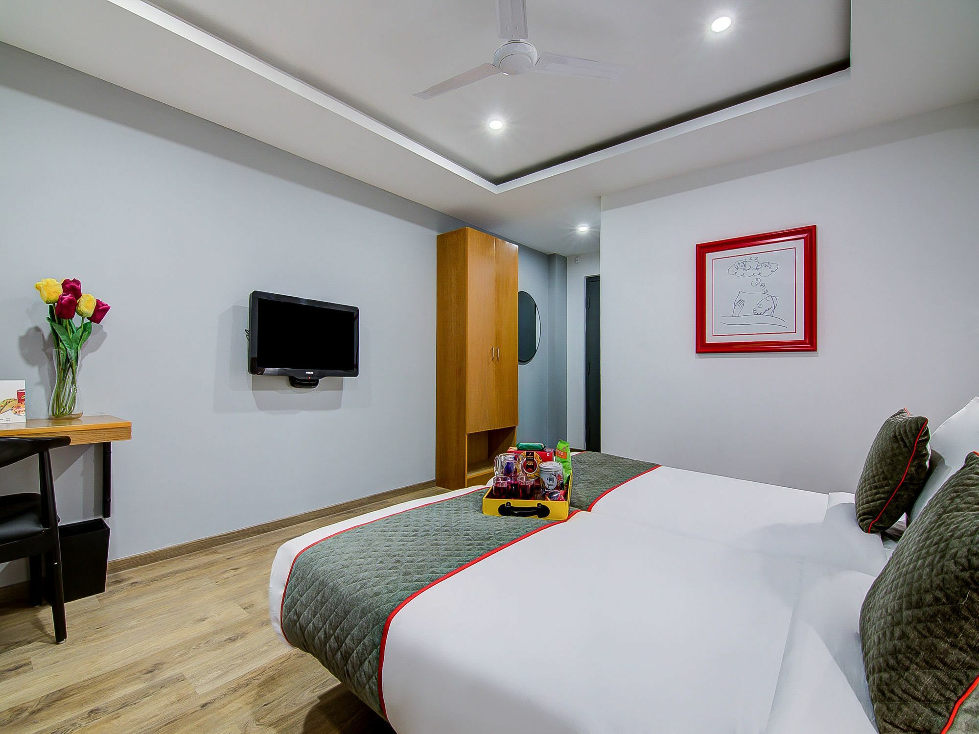 Oyo Townhouse 034 -Halcyon Hitech City Road ไฮเดอราบัด ภายนอก รูปภาพ