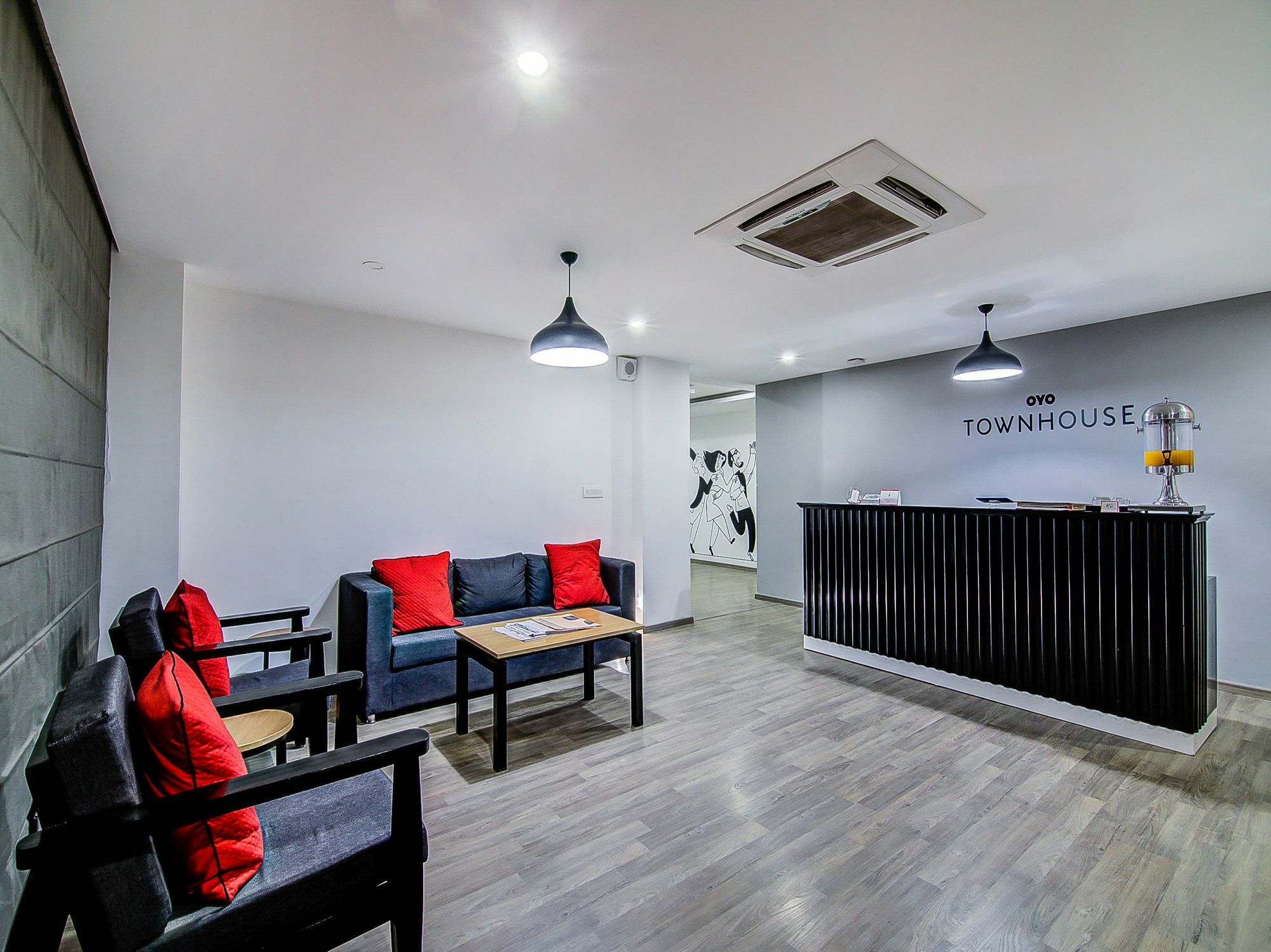 Oyo Townhouse 034 -Halcyon Hitech City Road ไฮเดอราบัด ภายนอก รูปภาพ