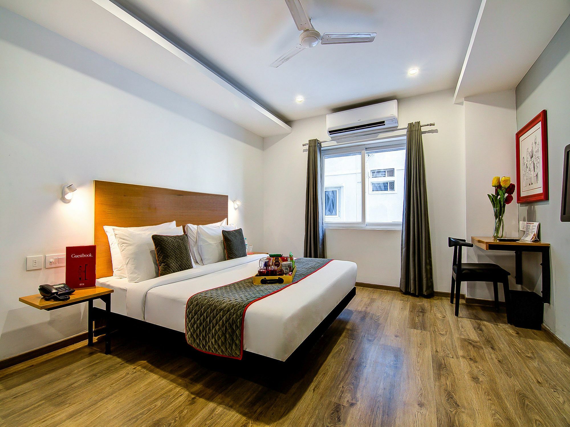 Oyo Townhouse 034 -Halcyon Hitech City Road ไฮเดอราบัด ภายนอก รูปภาพ