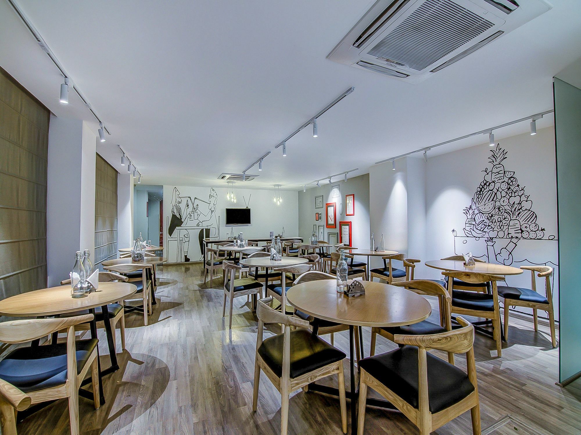 Oyo Townhouse 034 -Halcyon Hitech City Road ไฮเดอราบัด ภายนอก รูปภาพ